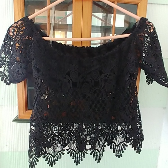 NWOT Festival Crop top - Picture 4 of 4